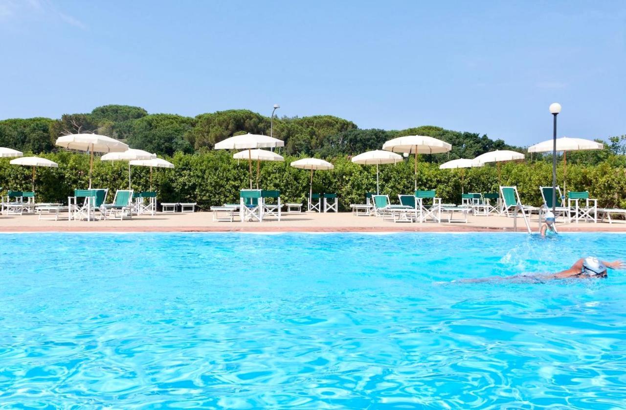 Isa-Apartments 4 Beds In Residence With Swimming-Pool In San Vincenzo, Just 600 Meters From The Sea ภายนอก รูปภาพ
